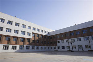 北京一土學(xué)校教學(xué)樓