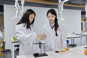 北京一土學(xué)校實(shí)驗(yàn)室